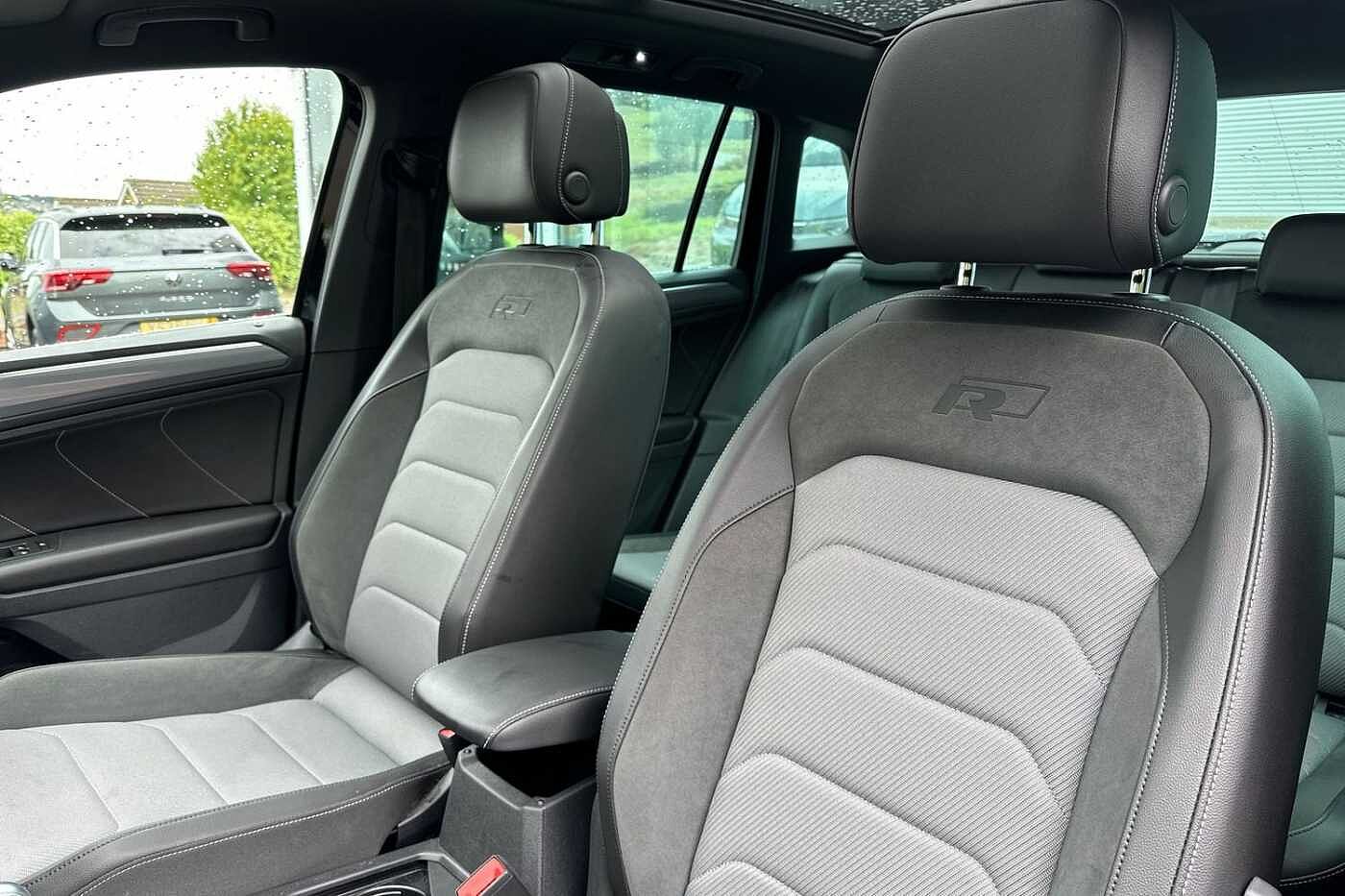 Volkswagen Tiguan Tiguan R-Line Tech 2.0 TDI 2WD 150PS 7-Speed DSG 5 Door