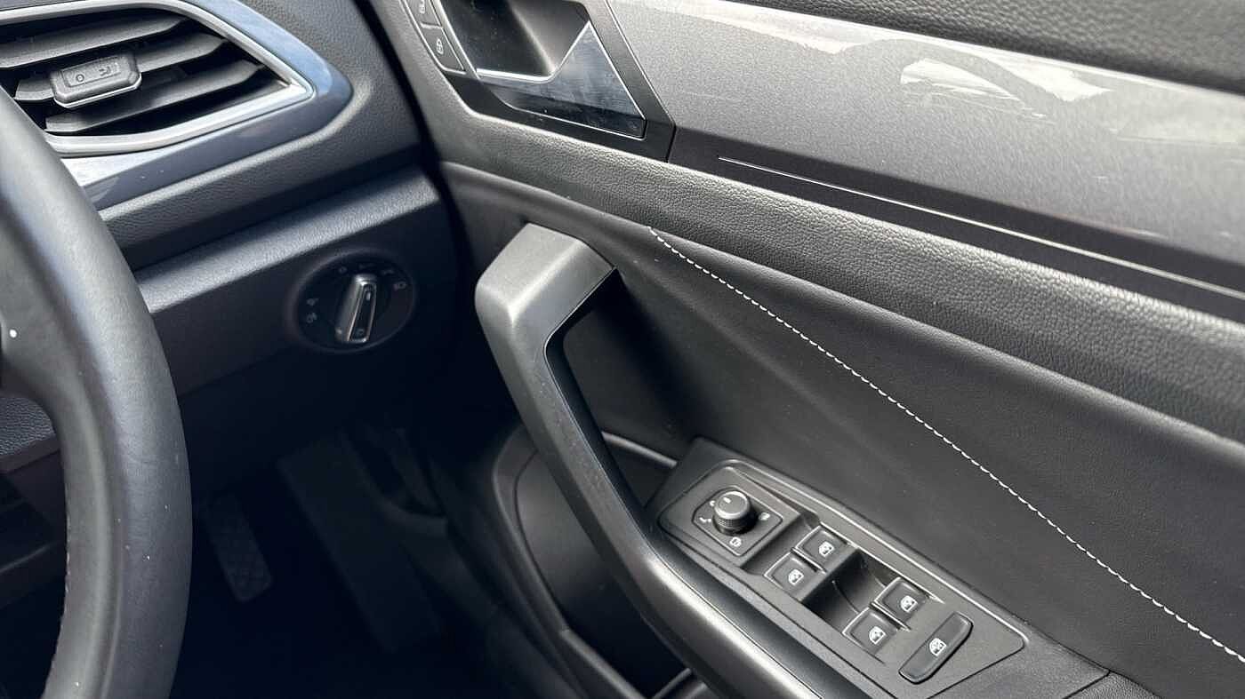 Volkswagen T-ROC Mark 1 Facelift (2022) 1.0 TSI Style 110PS