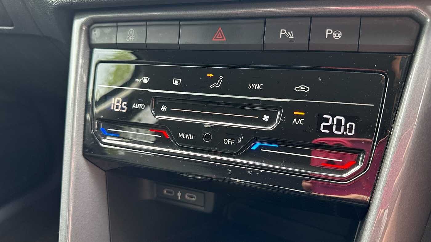 Volkswagen T-ROC Mark 1 Facelift (2022) 1.0 TSI Style 110PS