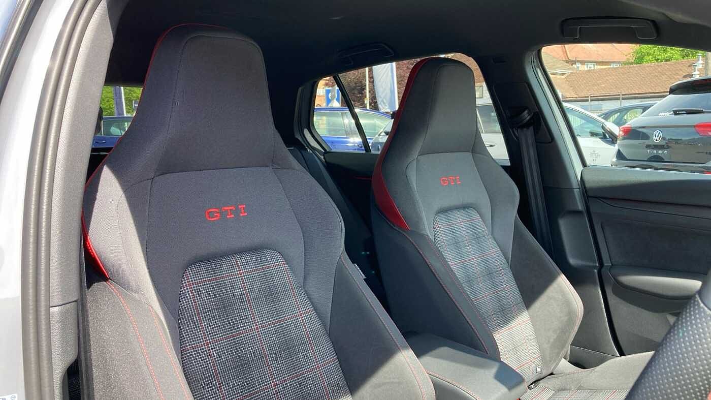 Volkswagen Golf 8 GTI 2.0 TSI 245PS 7-speed DSG 5 Door
