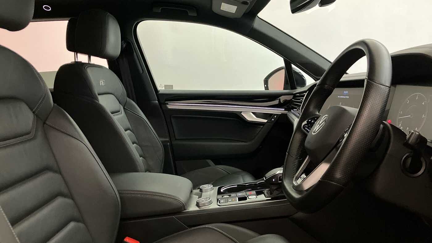 Volkswagen Touareg 3.0TDI (286ps) Black Edition 4Motion 5dr