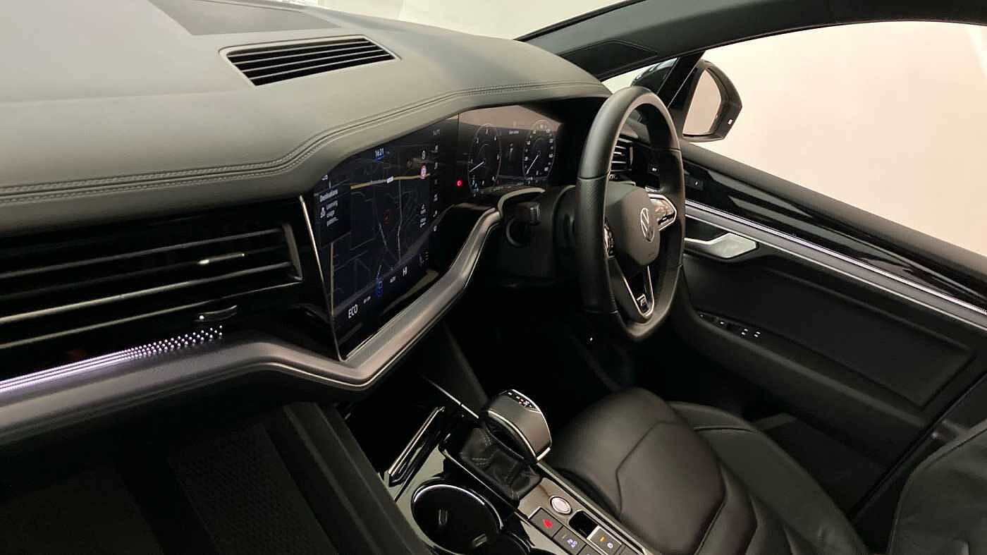 Volkswagen Touareg 3.0TDI (286ps) Black Edition 4Motion 5dr