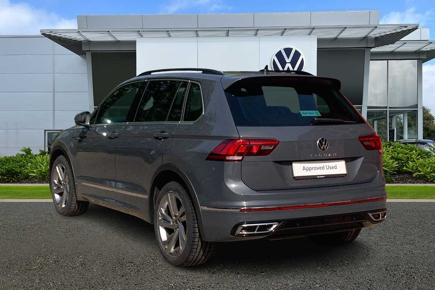 Volkswagen Tiguan R-Line 2.0 TDI 150PS DSG + PANORAMIC SUNROOF
