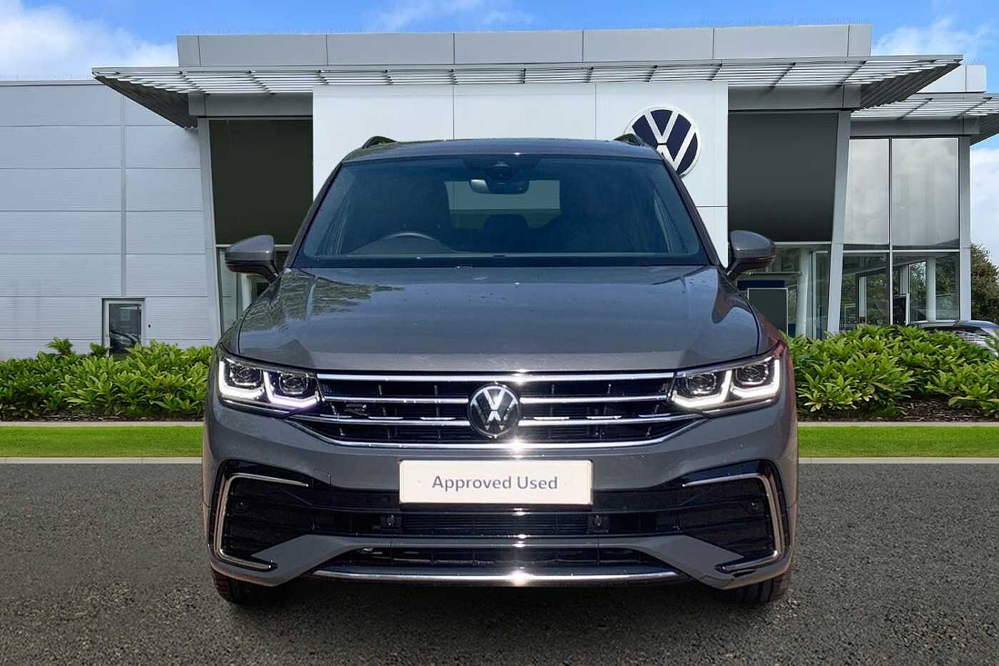 Volkswagen Tiguan R-Line 2.0 TDI 150PS DSG + PANORAMIC SUNROOF