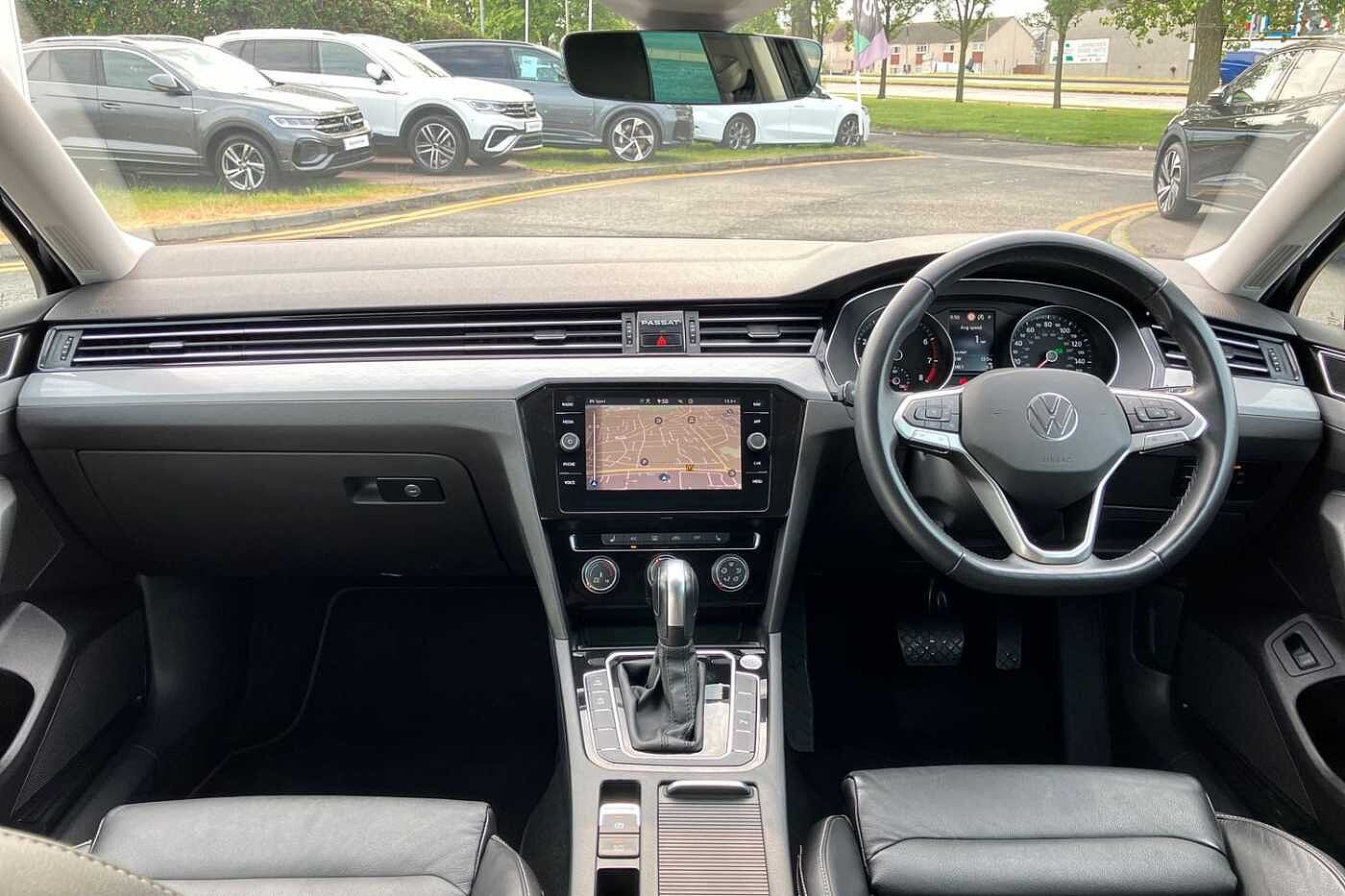 Volkswagen Passat SEL 1.5 TSI 150PS 7-speed DSG 5 Door