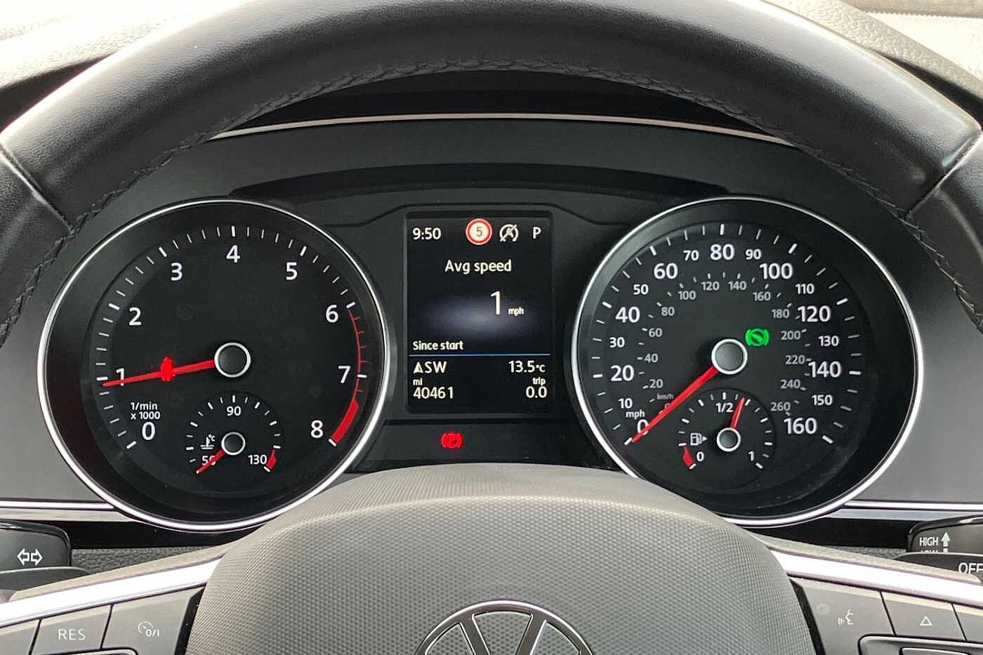 Volkswagen Passat SEL 1.5 TSI 150PS 7-speed DSG 5 Door
