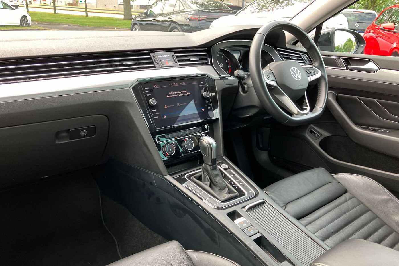Volkswagen Passat SEL 1.5 TSI 150PS 7-speed DSG 5 Door