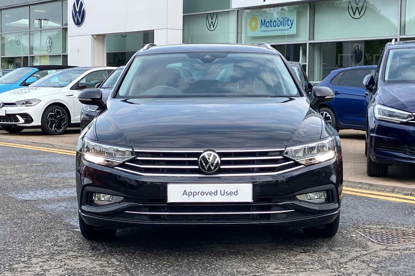 Volkswagen Passat SEL 1.5 TSI 150PS 7-speed DSG 5 Door