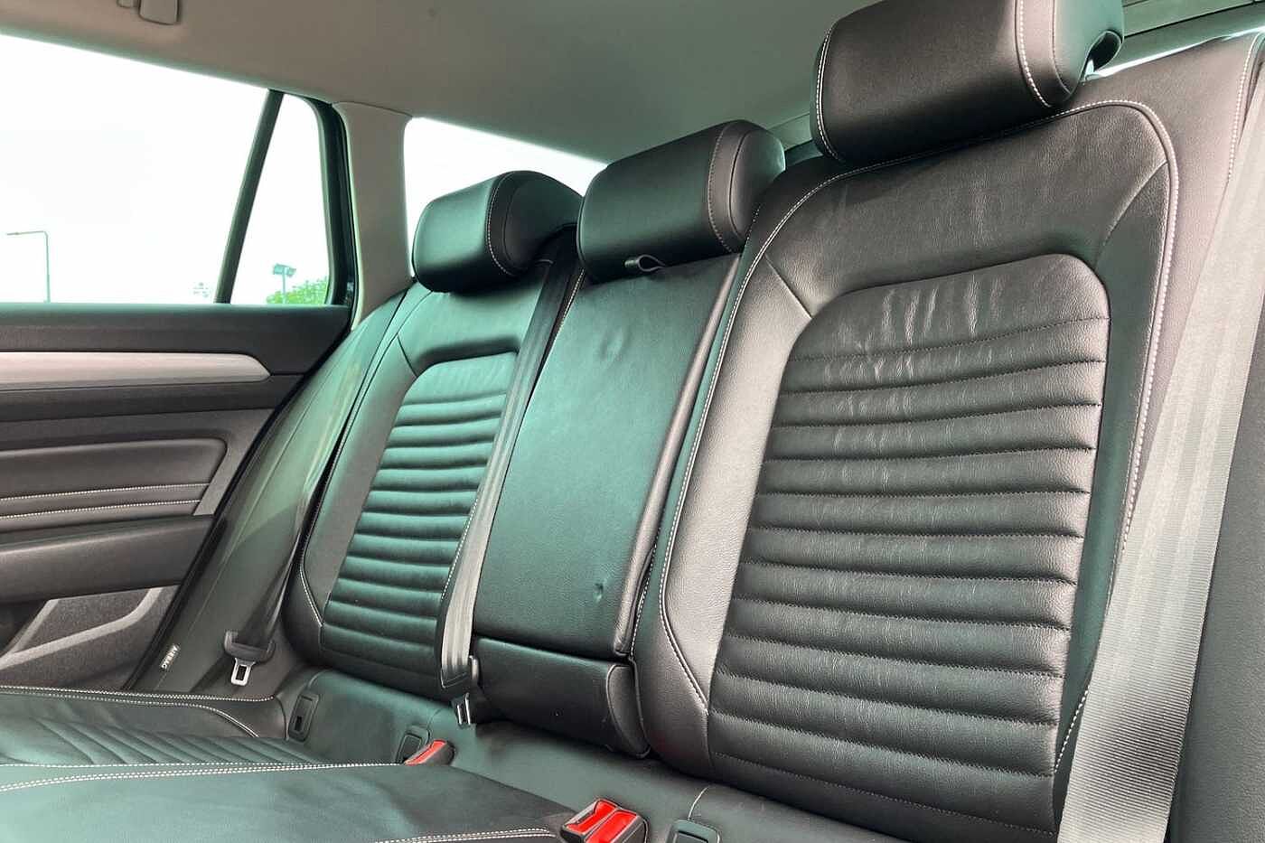 Volkswagen Passat SEL 1.5 TSI 150PS 7-speed DSG 5 Door